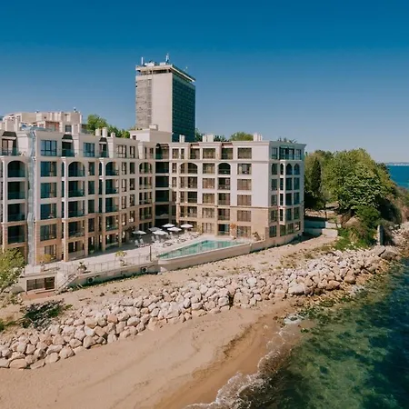 Beachfront 1br With Sea View, Cabacum Plaza, Kabakum Apartment Varna