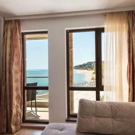 Beachfront 1br With Sea View, Cabacum Plaza, Kabakum Apartment *