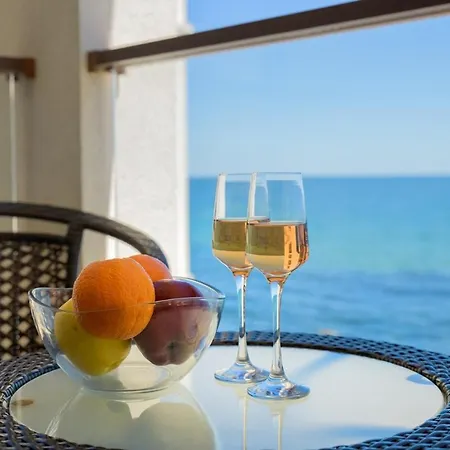 Beachfront 1br With Sea View, Cabacum Plaza, Kabakum * Varna